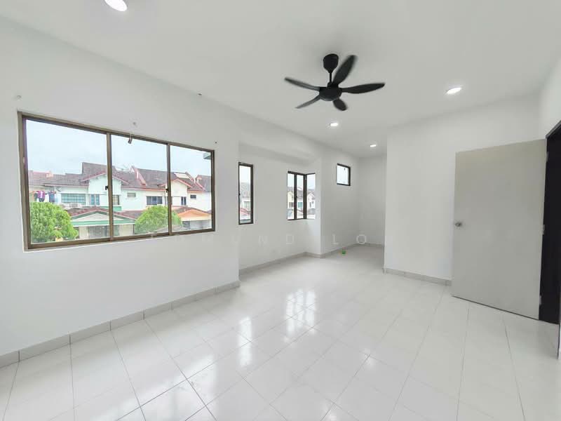 2-storey Terraced House for Sale in Taman Puteri Wangsa (Ulu Tiram) - Edmund Loh - Living Room - PropertyGuru.com.my