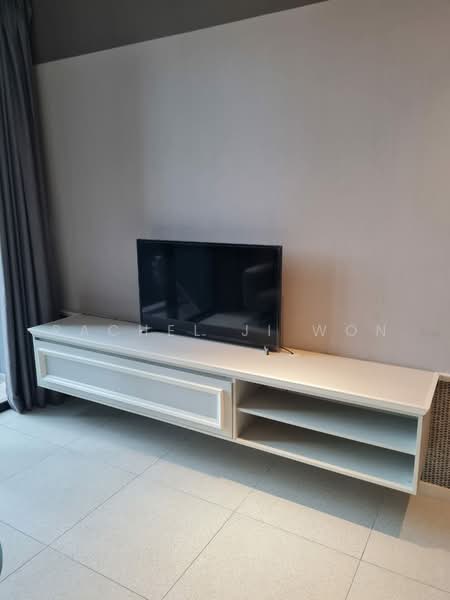 Service Residence for Sale at Millerz Square Serviced Residence - Rachel Ji Won - Living Room - PropertyGuru.com.my