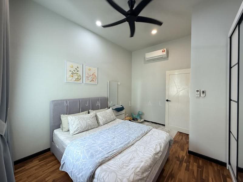 Semi-Detached House for Sale in Taman Bukit Tropika (Yong Peng) - M Jamil Ali - Bedroom - PropertyGuru.com.my