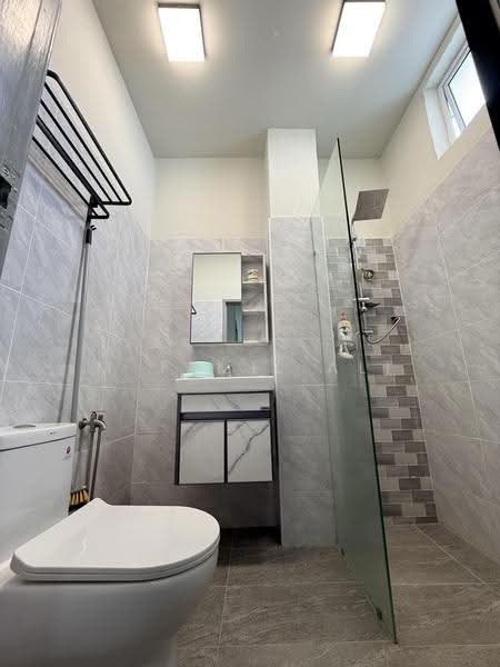 Semi-Detached House for Sale in Taman Bukit Tropika (Yong Peng) - M Jamil Ali - Bathroom - PropertyGuru.com.my