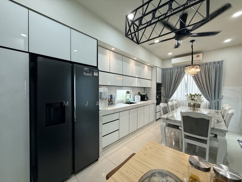 Semi-Detached House for Sale in Taman Bukit Tropika (Yong Peng) - M Jamil Ali - Kitchen - PropertyGuru.com.my