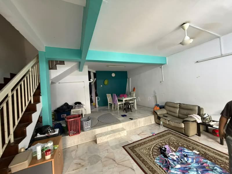 Terraced House for Sale in Bandar Country Homes (Rawang) - Andy Yap - Living Room - PropertyGuru.com.my