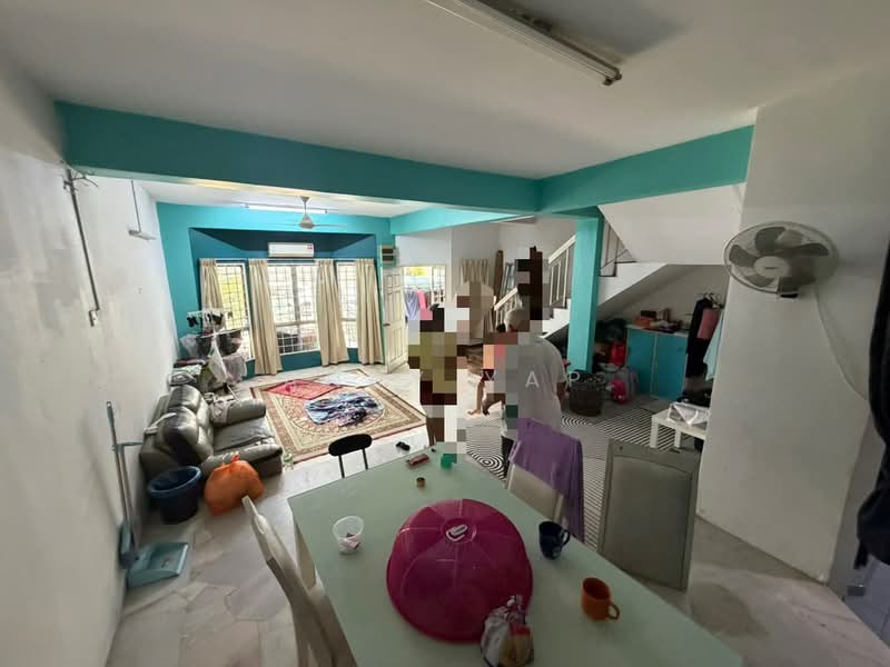 Terraced House for Sale in Bandar Country Homes (Rawang) - Andy Yap - Living Room - PropertyGuru.com.my