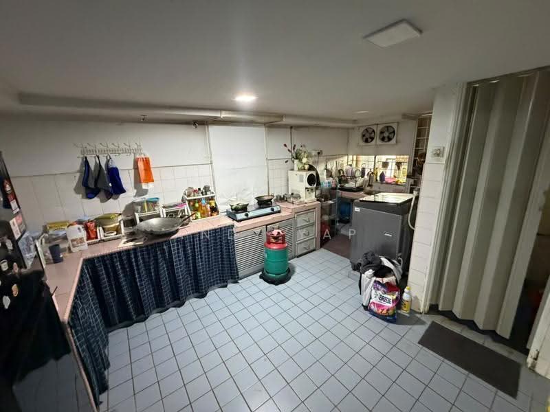Terraced House for Sale in Bandar Country Homes (Rawang) - Andy Yap - Kitchen - PropertyGuru.com.my