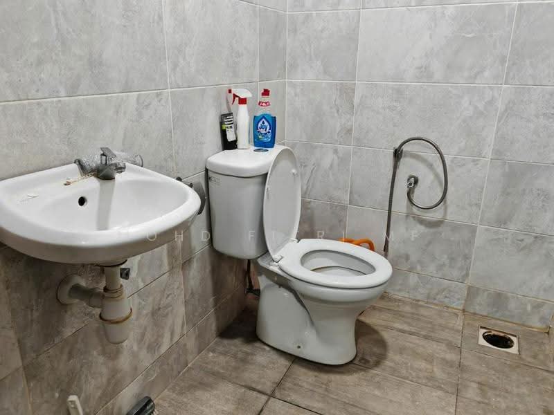 Shop / Office for Rent in Cyber 9 (Cyberjaya) - Mohd Fitri MF - Bathroom - PropertyGuru.com.my