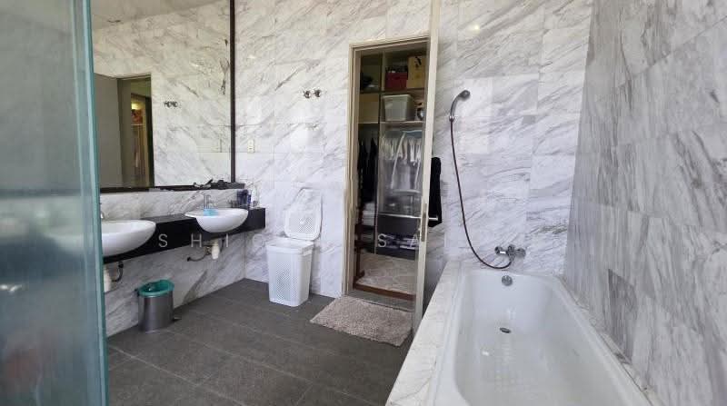 Bungalow House untuk Dijual di Laman Seri (Shah Alam) - Shiqin Saidin - Bathroom - PropertyGuru.com.my