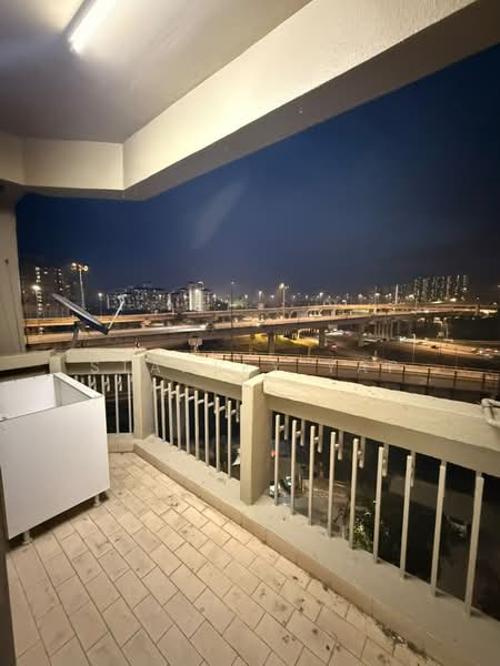 Kondominium untuk Disewa di Petaling Indah Condominiums - Stanley Yap - Balcony - PropertyGuru.com.my