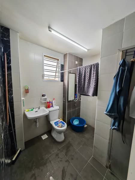 2-storey Terraced House for Sale in Bandar Tiram (Ulu Tiram) - Ck Leow - Bathroom - PropertyGuru.com.my