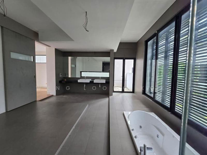 Rumah Banglo untuk Disewa di Taman Danau Desa (Taman Desa) - Weng Loong Kok - Bathroom - PropertyGuru.com.my