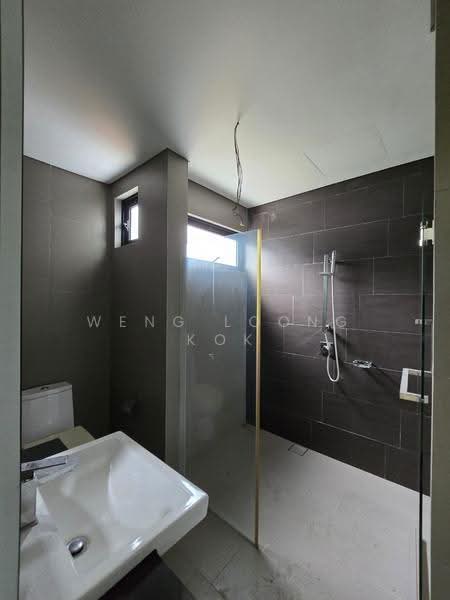 Rumah Banglo untuk Disewa di Taman Danau Desa (Taman Desa) - Weng Loong Kok - Bathroom - PropertyGuru.com.my