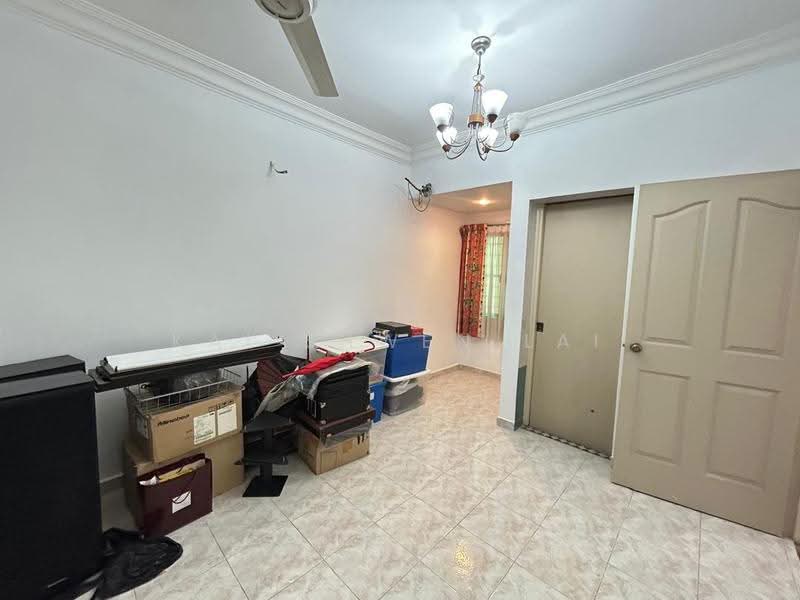 2-storey Terraced House for Sale in Bukit Jelutong (Shah Alam) - Kai Shwen Lai - Living Room - PropertyGuru.com.my
