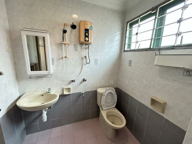 2-storey Terraced House for Sale in Bukit Jelutong (Shah Alam) - Kai Shwen Lai - Bathroom - PropertyGuru.com.my