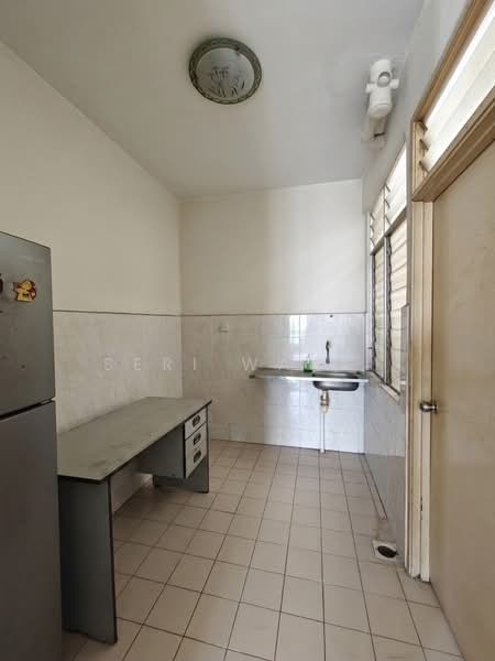 Apartment for Sale at Idaman Senibong - Seri Wangi - Kitchen - PropertyGuru.com.my