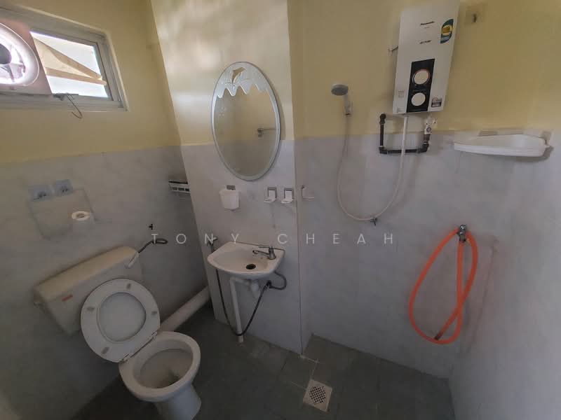 Apartment for Sale at Sri Impian Apartment - Tony Cheah - Bathroom - PropertyGuru.com.my