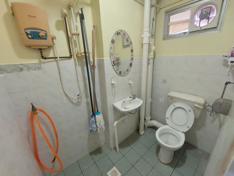 Apartment for Sale at Sri Impian Apartment - Tony Cheah - Bathroom - PropertyGuru.com.my