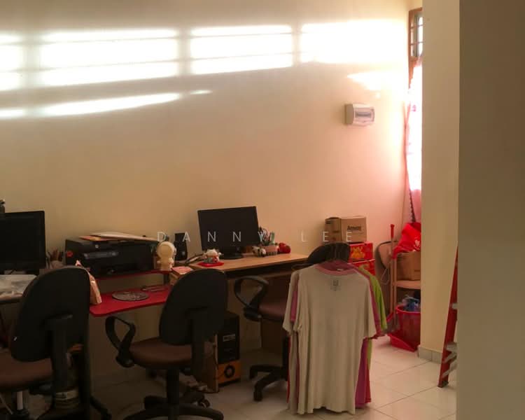 2-storey Terraced House for Sale in Bandar Putra Permai (Seri Kembangan) - Danny Lee - Study - PropertyGuru.com.my
