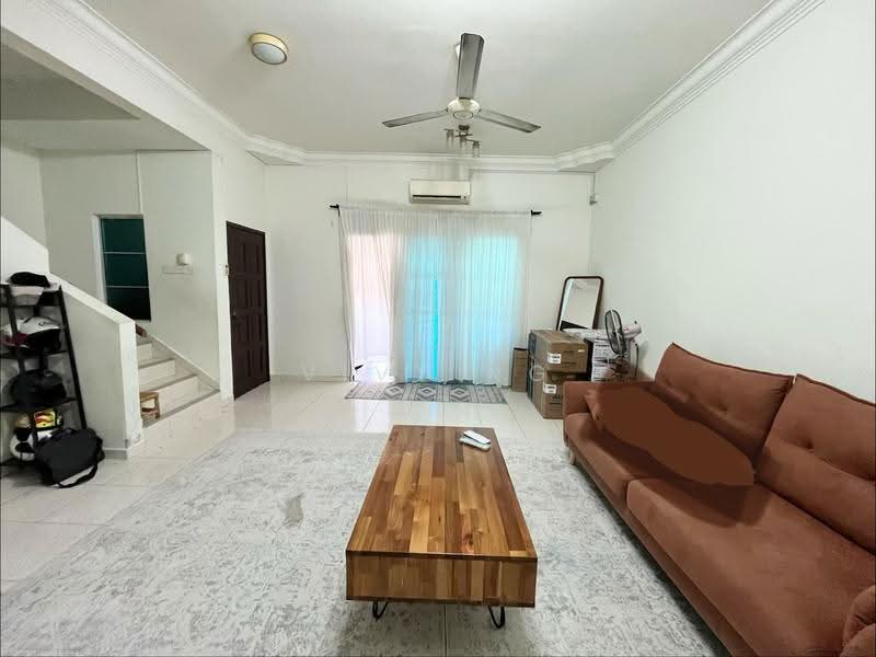2-storey Terraced House for Rent in Taman Pulai Flora (Skudai) - Vivy Ng - Living Room - PropertyGuru.com.my