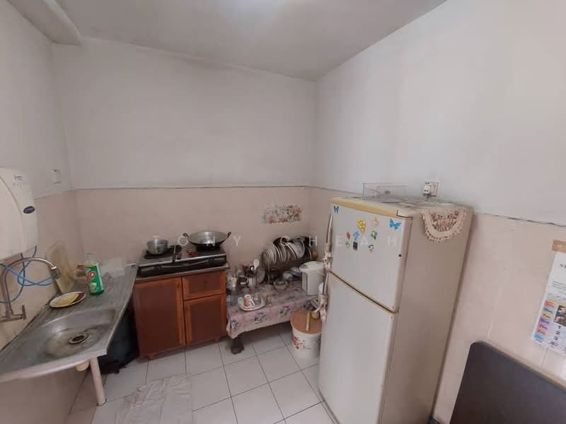 Apartment for Sale at Sri Impian Apartment - Tony Cheah - Kitchen - PropertyGuru.com.my
