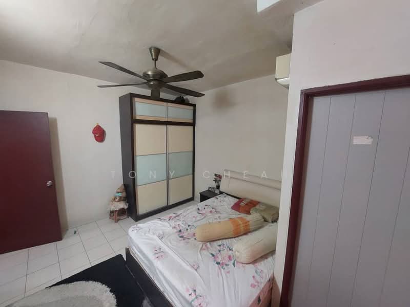 Apartment for Sale at Sri Impian Apartment - Tony Cheah - Bedroom - PropertyGuru.com.my