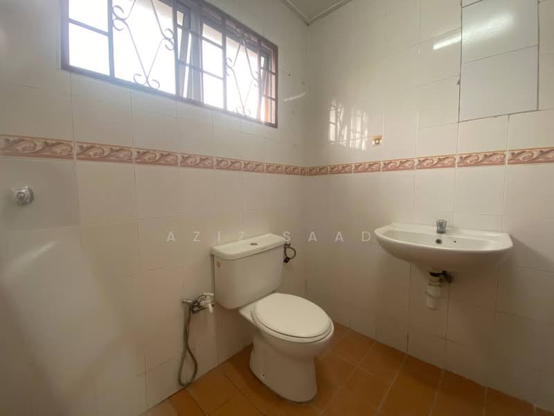 Rumah Teres 2-Tingkat untuk Disewa di Subang Bestari (Shah Alam) - Aziz Saad - Bathroom - PropertyGuru.com.my