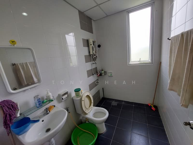 Condominium for Sale at Boulevard Condominium (BLVD) - Tony Cheah - Bathroom - PropertyGuru.com.my