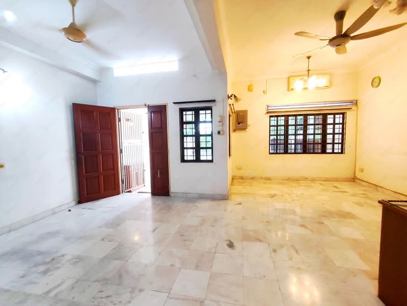 Rumah Teres 2-Tingkat untuk Dijual di Ipoh (Perak) - Eric Khor - Living Room - PropertyGuru.com.my