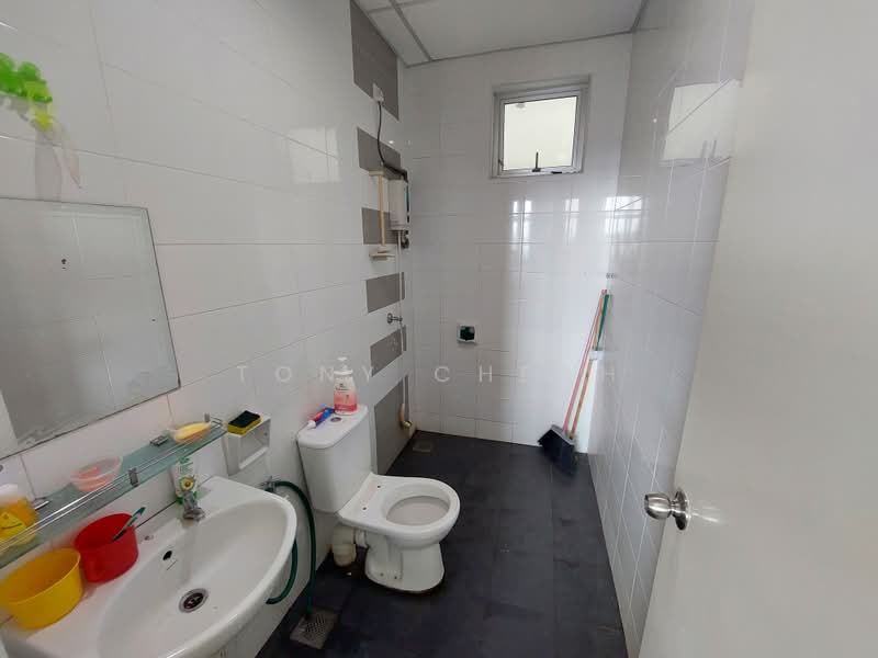 Kondominium untuk Dijual di Boulevard Condominium (BLVD) - Tony Cheah - Bathroom - PropertyGuru.com.my
