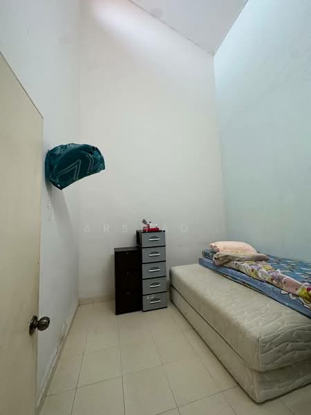 Rumah Teres 1-Tingkat untuk Dijual di Taman Mutiara (Pontian) - Arshad . - Bedroom - PropertyGuru.com.my