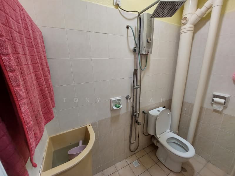 Pangsapuri untuk Dijual di Asia Heights - Tony Cheah - Bathroom - PropertyGuru.com.my