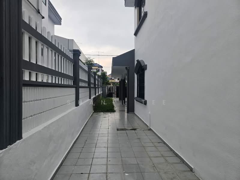 Semi-Detached House for Sale in Taman Sri Kluang (Kluang) - Shanel Tee - Exterior - PropertyGuru.com.my
