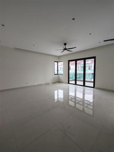 Rumah Berkembar untuk Dijual di Taman Kempas Utama (Tebrau) - Agnes . - Living Room - PropertyGuru.com.my