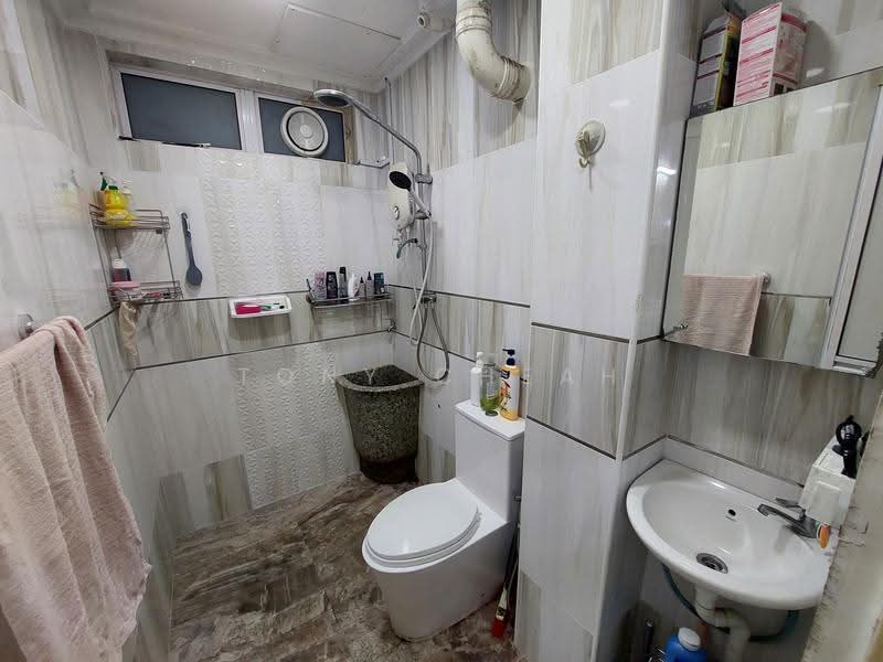 Pangsapuri untuk Dijual di Tanjung Court - Tony Cheah - Bathroom - PropertyGuru.com.my