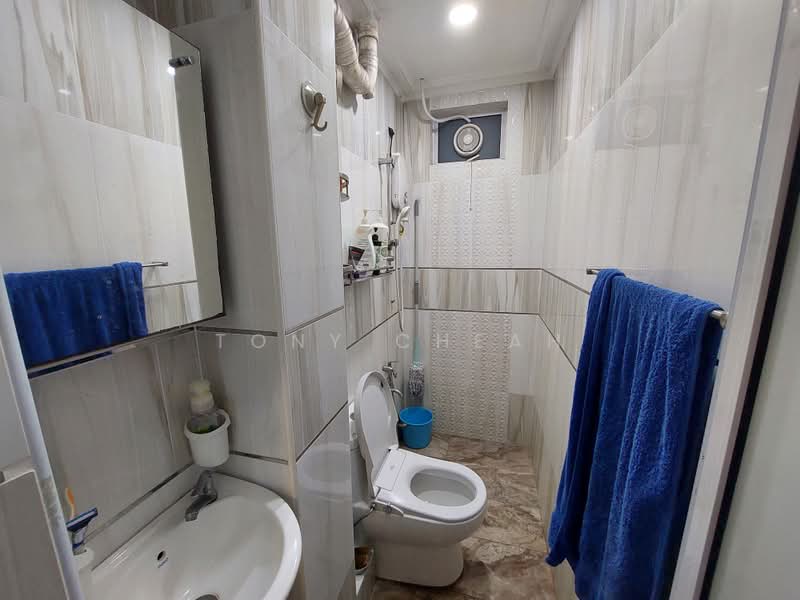 Pangsapuri untuk Dijual di Tanjung Court - Tony Cheah - Bathroom - PropertyGuru.com.my