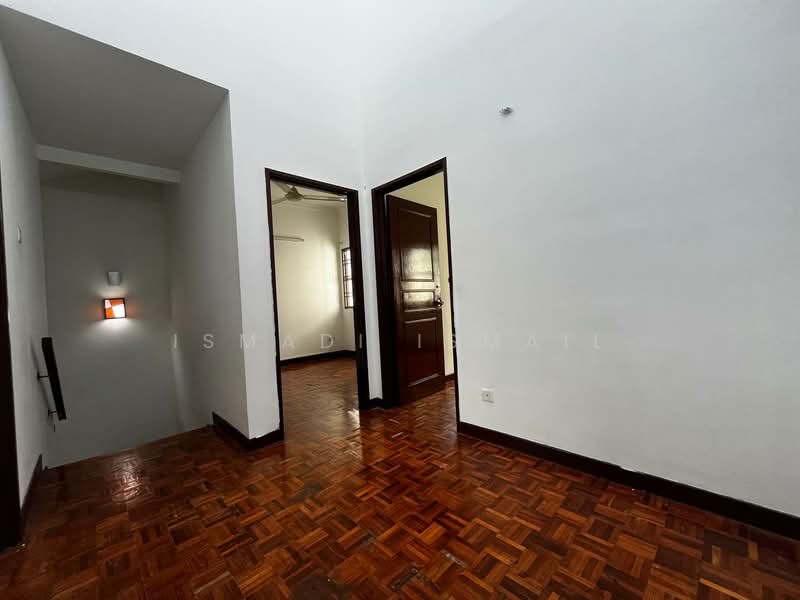 2-storey Terraced House for Sale in Taman Pinggiran Usj (Subang Jaya) - Ismadi Ismail - Interior - PropertyGuru.com.my