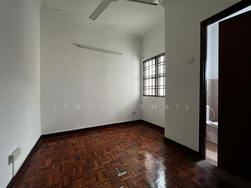 2-storey Terraced House for Sale in Taman Pinggiran Usj (Subang Jaya) - Ismadi Ismail - Interior - PropertyGuru.com.my