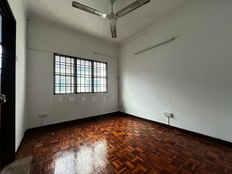 2-storey Terraced House for Sale in Taman Pinggiran Usj (Subang Jaya) - Ismadi Ismail - Interior - PropertyGuru.com.my