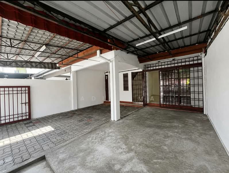 2-storey Terraced House for Sale in Taman Pinggiran Usj (Subang Jaya) - Ismadi Ismail - Exterior - PropertyGuru.com.my