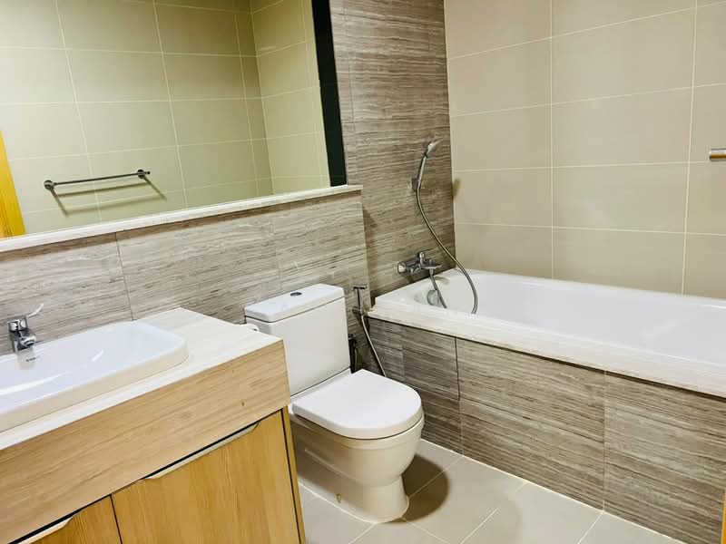 Kediaman Servis untuk Disewa di Southern Marina Residences - Sam Tan - Bathroom - PropertyGuru.com.my