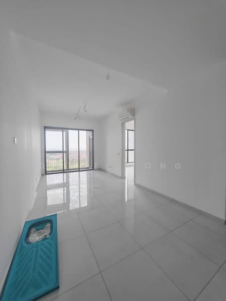 Kediaman Servis untuk Dijual di Sky Trees - Daniel Yong - Living Room - PropertyGuru.com.my