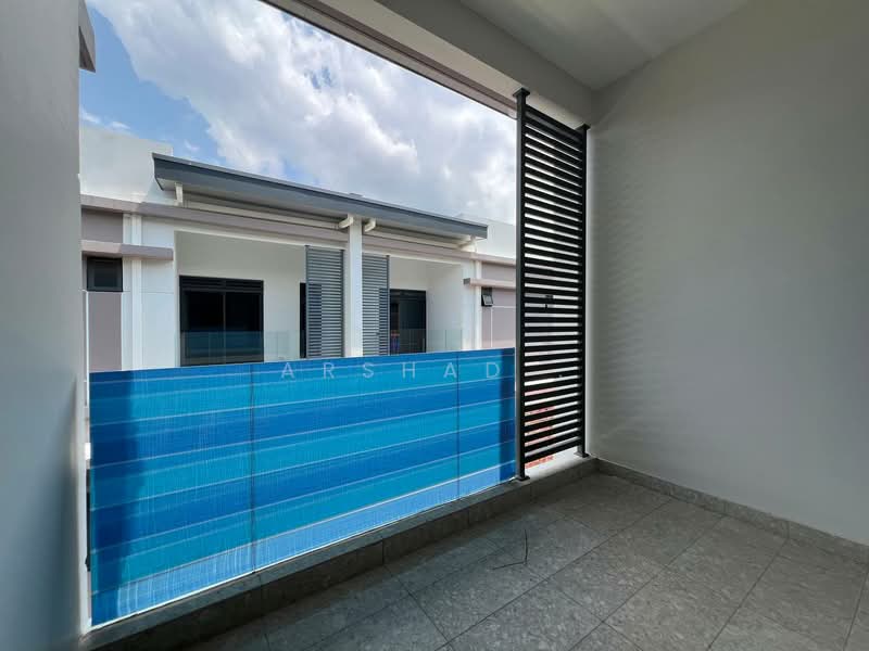 Semi-Detached House for Rent in Johor Bahru (Johor) - Arshad . - Balcony - PropertyGuru.com.my