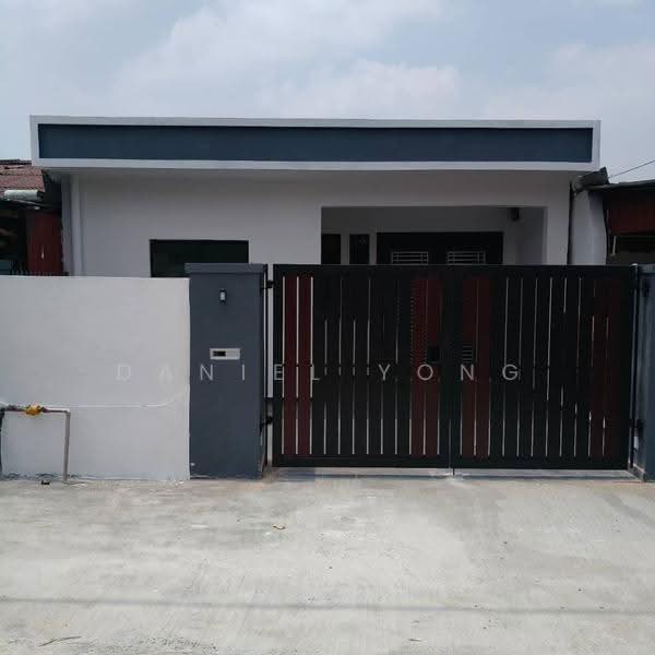 Rumah Teres 1-Tingkat untuk Dijual di Taman Sri Skudai (Skudai) - Daniel Yong - Exterior - PropertyGuru.com.my