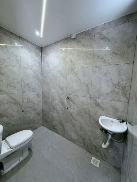 1-storey Terraced House for Sale in Taman Puteri Wangsa (Ulu Tiram) - Daniel Yong - Bathroom - PropertyGuru.com.my