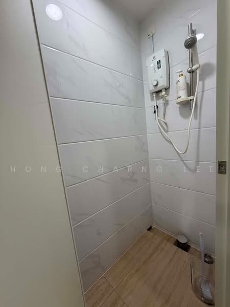 Kediaman Servis untuk Disewa di Country Garden Central Park - Hong Charng Lee - Bathroom - PropertyGuru.com.my
