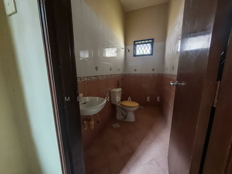 Semi-Detached House for Sale in Taman Permata (Johor Bahru) - Melinda Ee - Bathroom - PropertyGuru.com.my