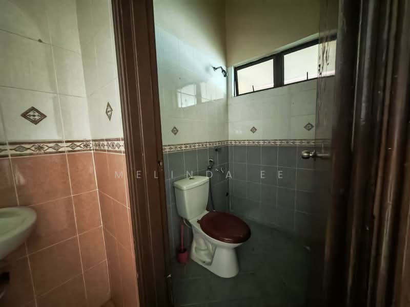 Semi-Detached House for Sale in Taman Permata (Johor Bahru) - Melinda Ee - Bathroom - PropertyGuru.com.my