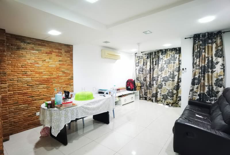 2-storey Terraced House for Sale in Seri Kembangan (Selangor) - Mohd Faizal - Living Room - PropertyGuru.com.my