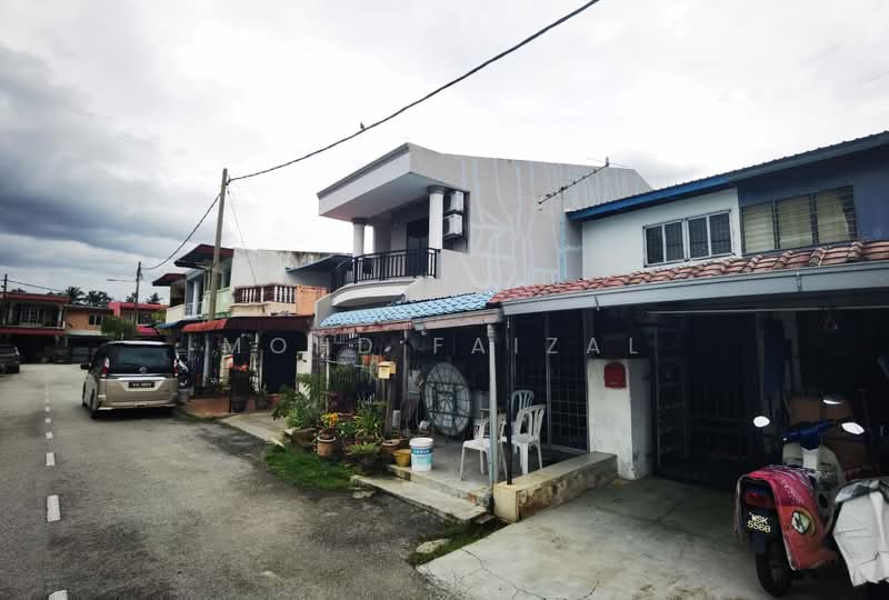 2-storey Terraced House for Sale in Seri Kembangan (Selangor) - Mohd Faizal - Exterior - PropertyGuru.com.my