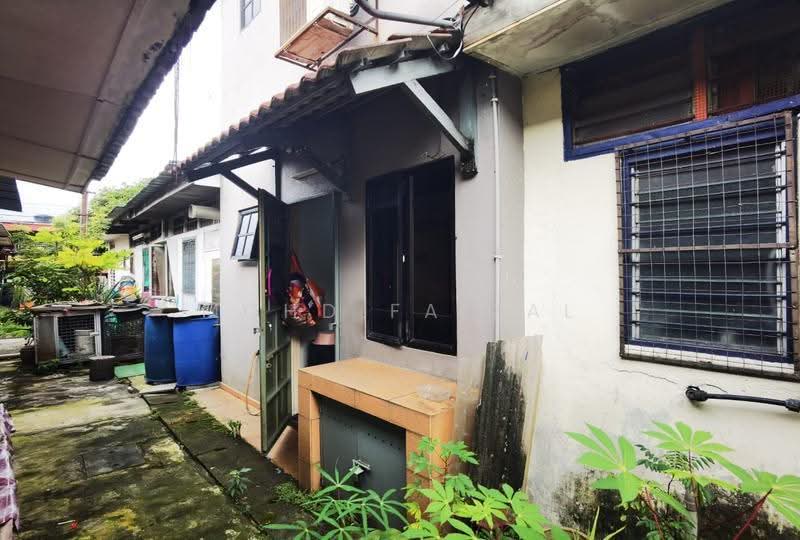 2-storey Terraced House for Sale in Seri Kembangan (Selangor) - Mohd Faizal - Exterior - PropertyGuru.com.my