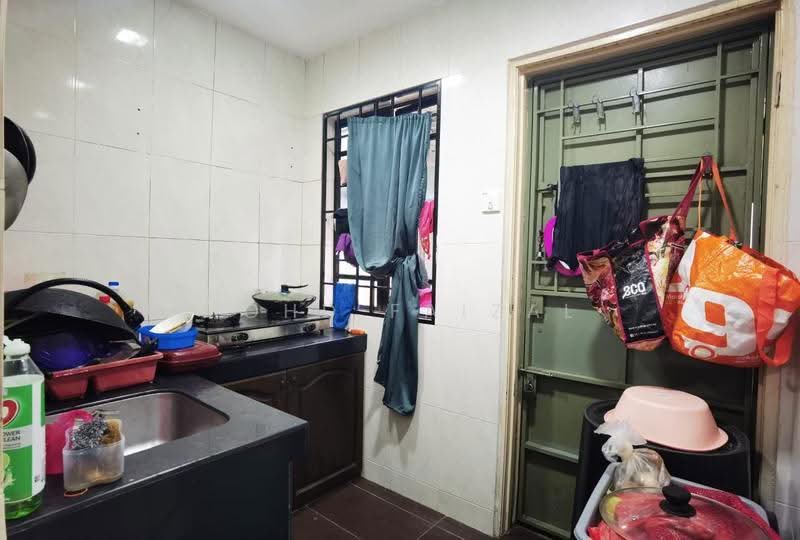 2-storey Terraced House for Sale in Seri Kembangan (Selangor) - Mohd Faizal - Kitchen - PropertyGuru.com.my