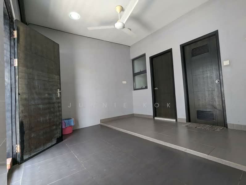 Rumah Teres 2.5-Tingkat untuk Dijual di Kota Kinabalu (Sabah) - Junnie Kok - Entrance - PropertyGuru.com.my